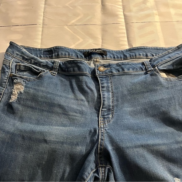 Blue Wax Stretch Skinny Distressed Jeans, Medium Wash, Size 22 - Picture 9 of 11